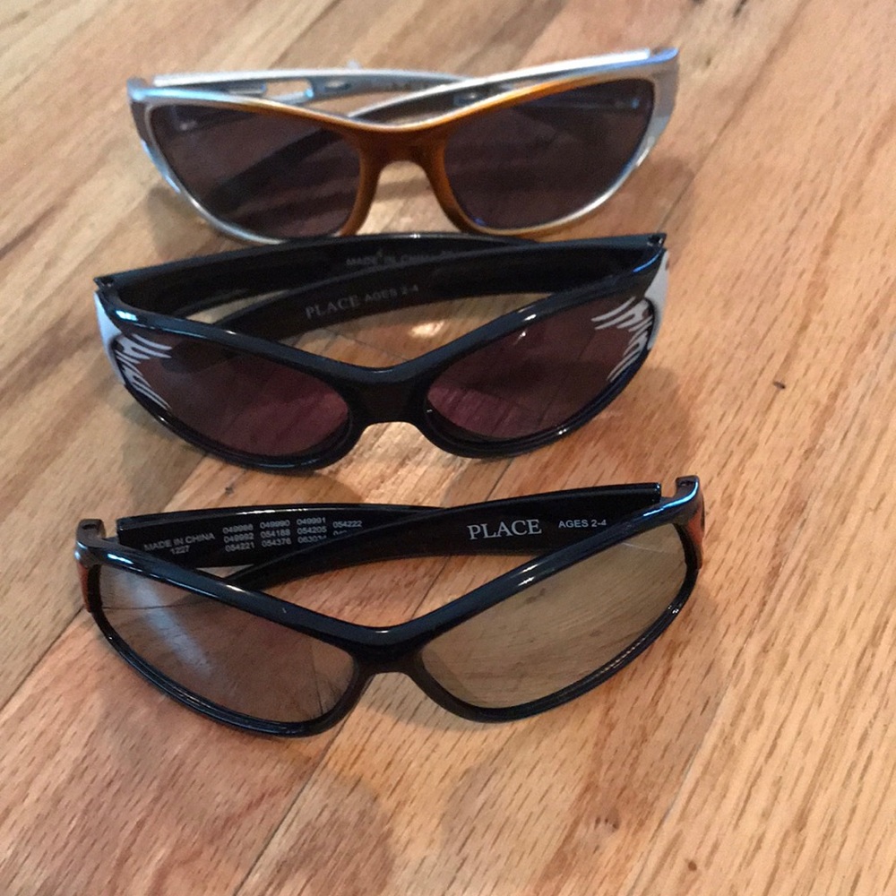Toddler sunglasses.